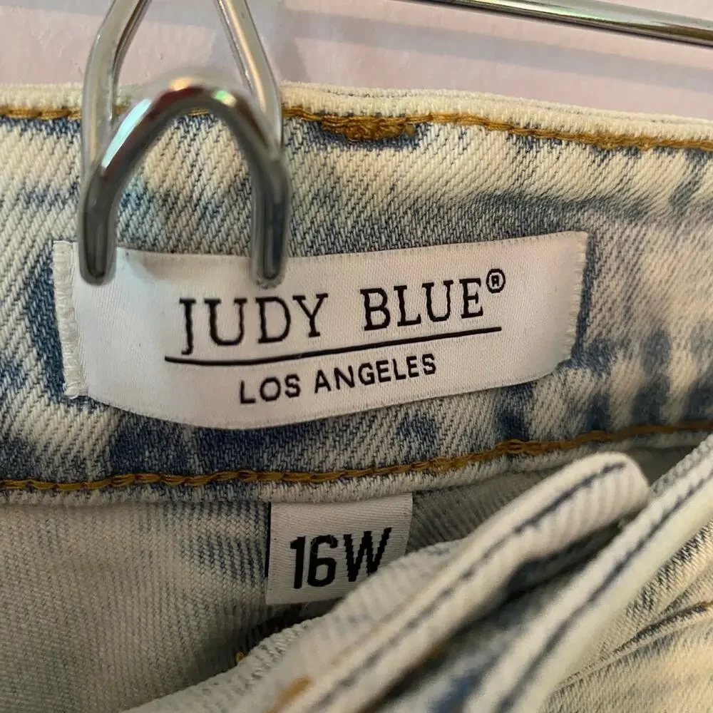 Judy Blue Slim Fit Light Wash Jeans Minimalist Stretchy Women's size 16W